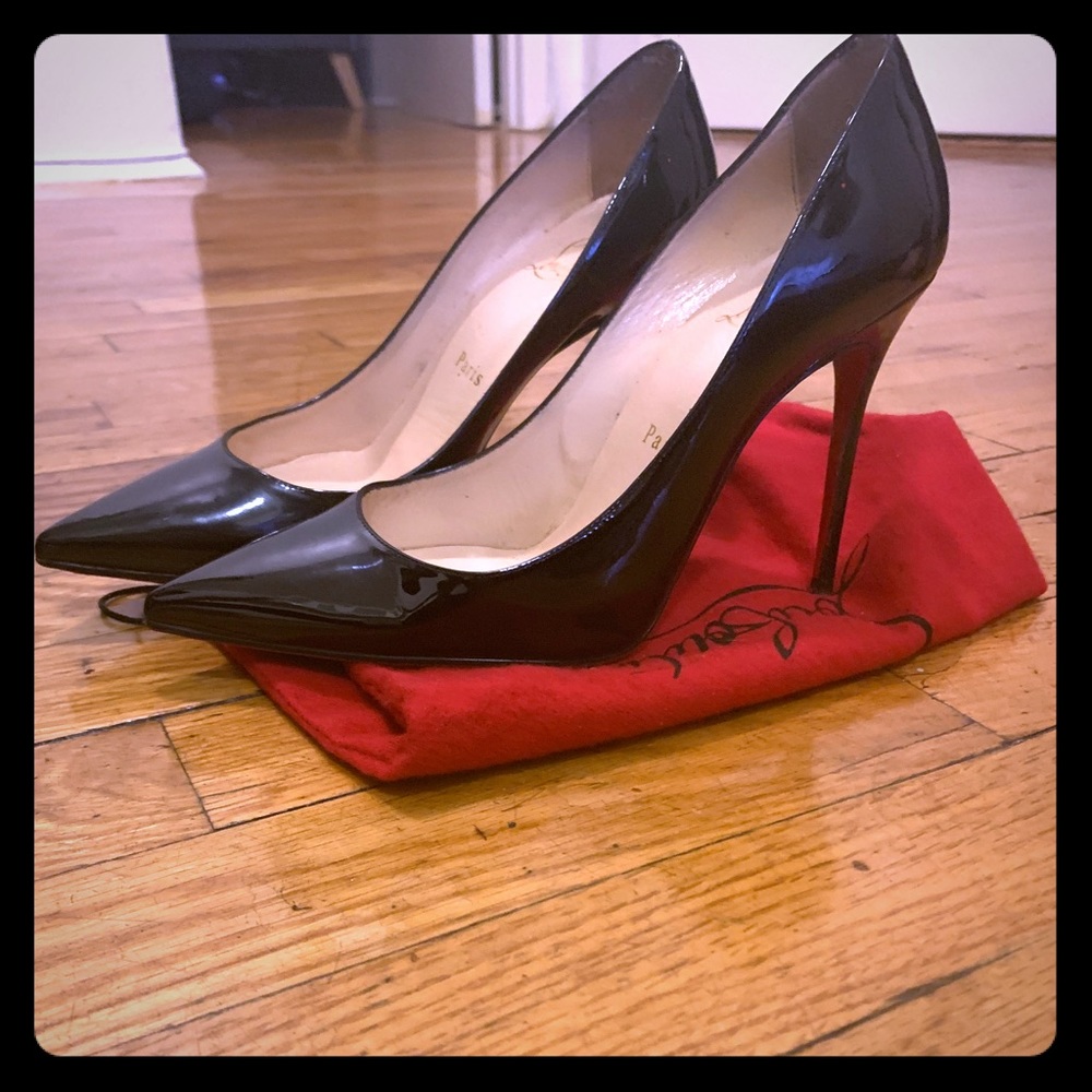 Christian Louboutin So Kate pumps